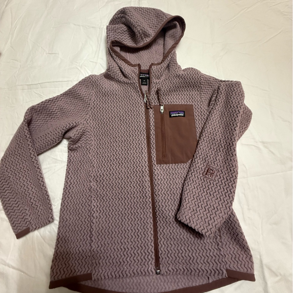 Patagonia Mauve Hooded Jacket with Brown Accents